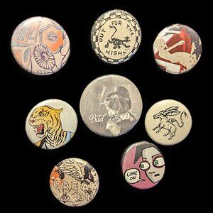 Buttons Assorted 8 count 1-1.25" NWOT